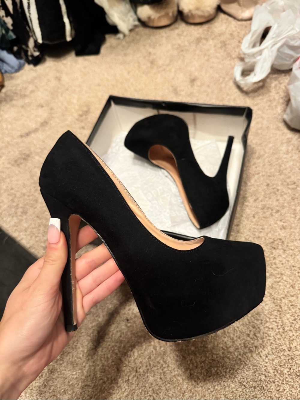 Dream Pairs black suede platform heels #platform #suede #y2k #2000s